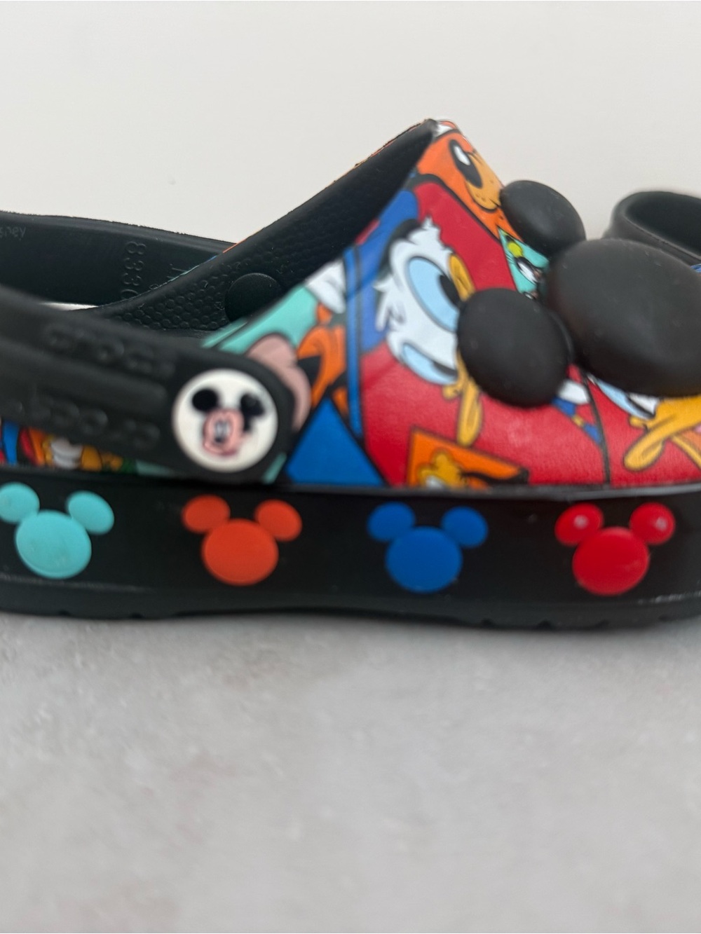 Disney Black Mickey & Friends Toddler Crocs size 8 - Picture 7 of 11
